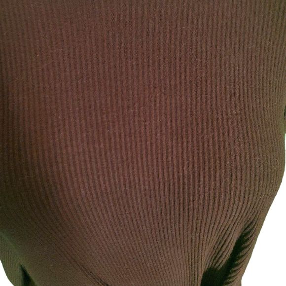 Fifteen Twenty Brown Ribbed Twist Front Turtleneck Top Soft Asymmetric sz XS - Picture 2 of 6
